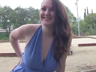 Pullea espanjalainen koulutyttö päällä hänen ensimmäinen seksi video- esiintymiskoe - hotgirlscam69.com
